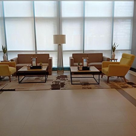 One Uptown Opposite Of Grandhyatt Hotel Manila Taguig City Buitenkant foto