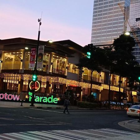 One Uptown Opposite Of Grandhyatt Hotel Manila Taguig City Buitenkant foto