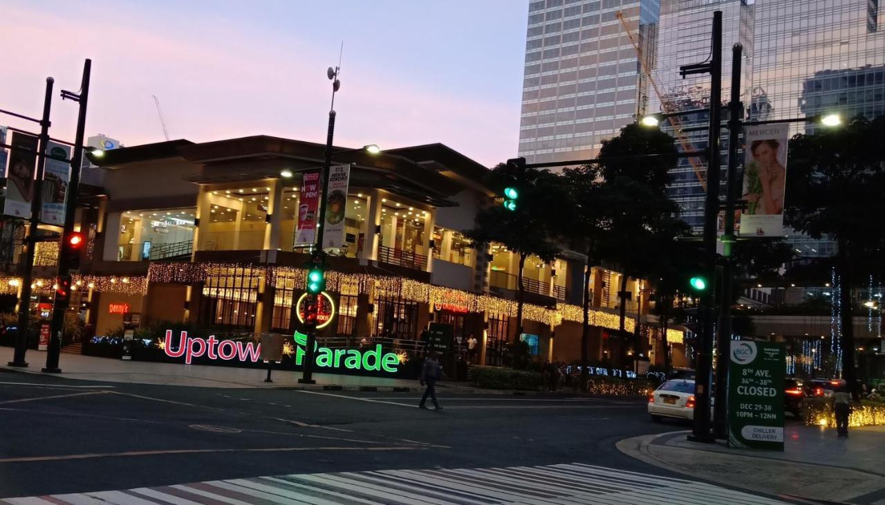 One Uptown Opposite Of Grandhyatt Hotel Manila Taguig City Buitenkant foto
