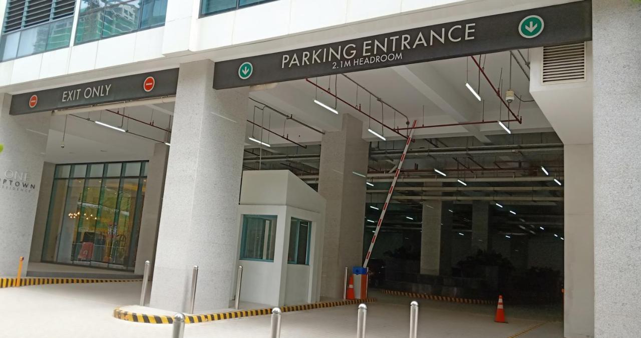 One Uptown Opposite Of Grandhyatt Hotel Manila Taguig City Buitenkant foto